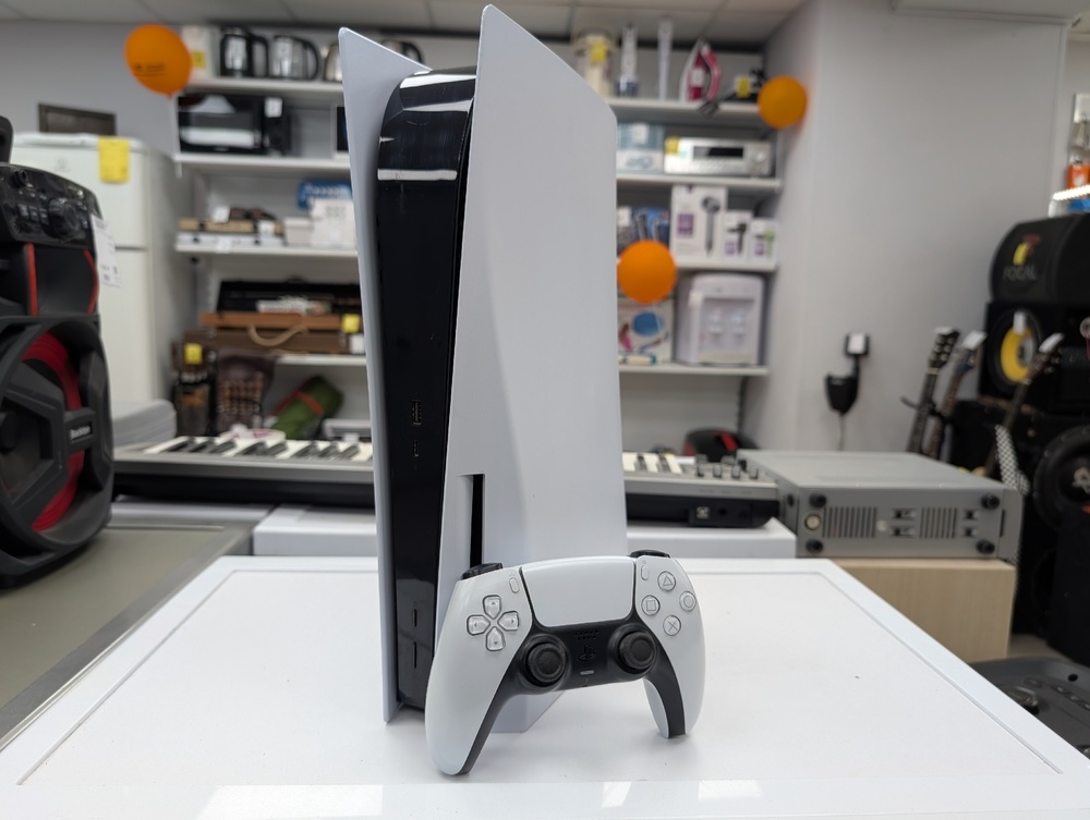 Игровая приставка PlayStation 5 825Gb (С дисководом)