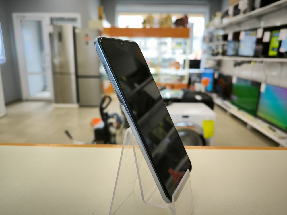 Смартфон Vivo V21 8/256