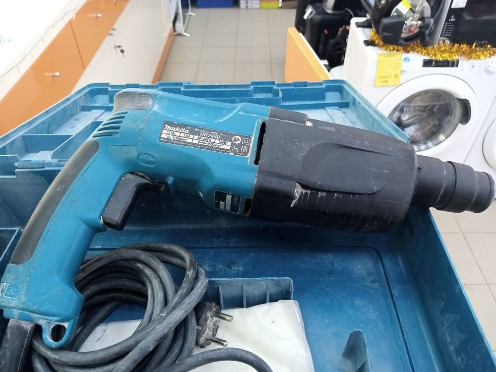 Перфоратор Makita HR 2450