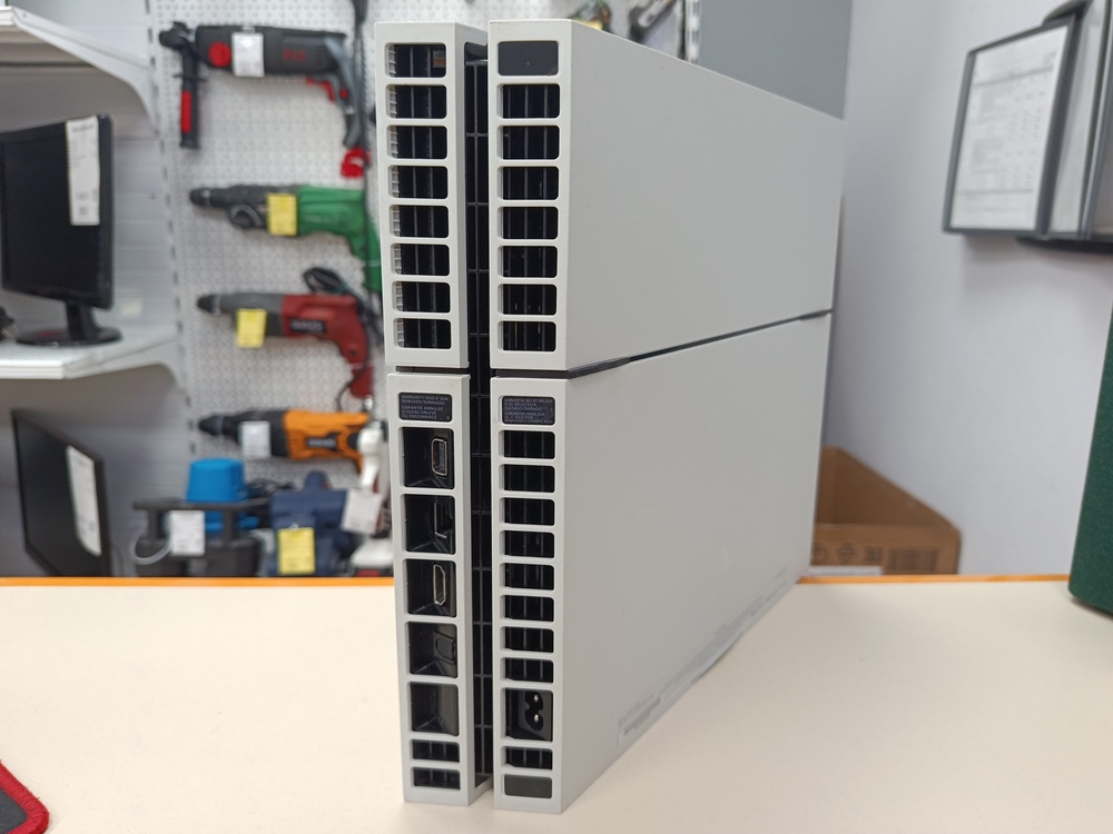 Игровая приставка PlayStation 4 FAT 500GB