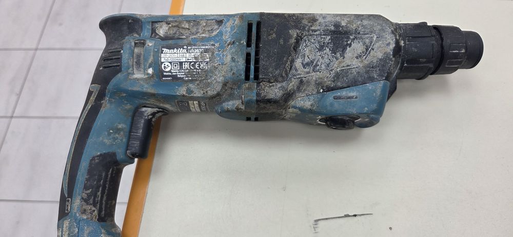 Перфоратор Makita HR2630