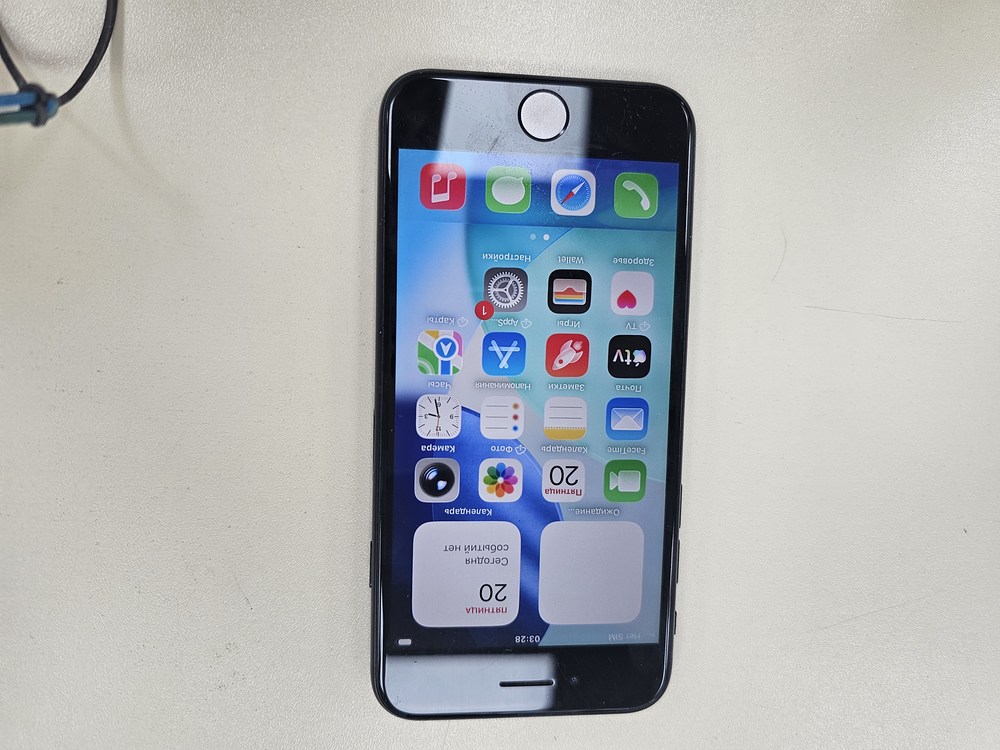 Смартфон Apple iPhone SE 2020 64Gb