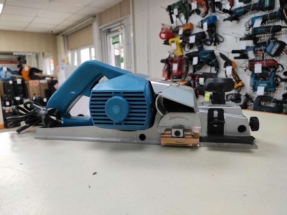 Электрорубанок Makita 220V