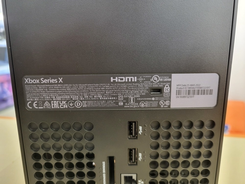 Игровая приставка Xbox Series X 1Tb