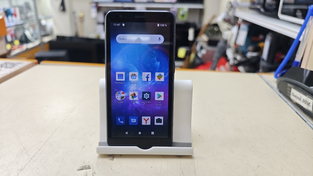 Смартфон ZTE Blade L8