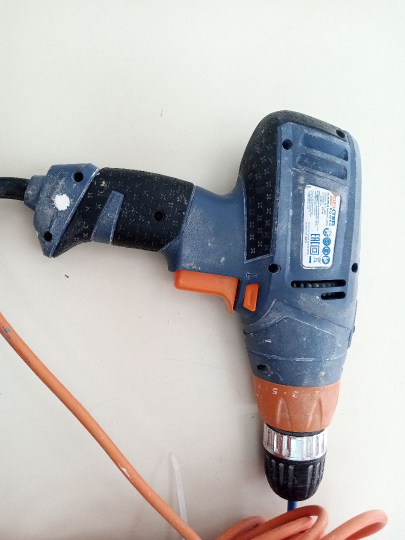 Шуруповерт Dexter j1Z-HW09-10;