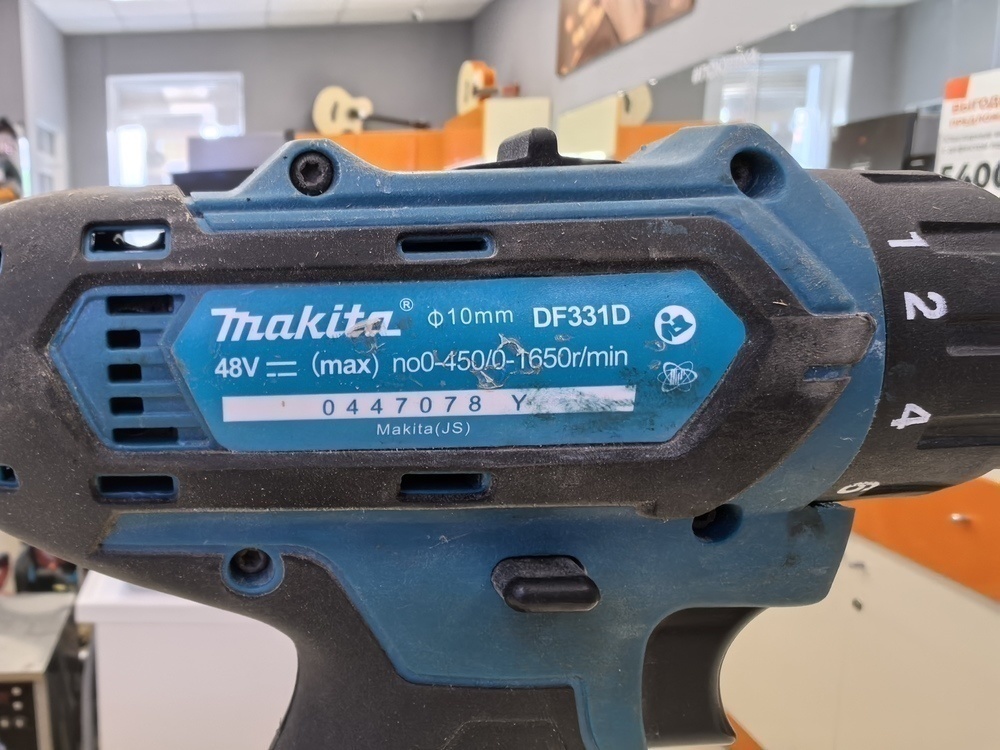 Шуруповерт Makita DF331D