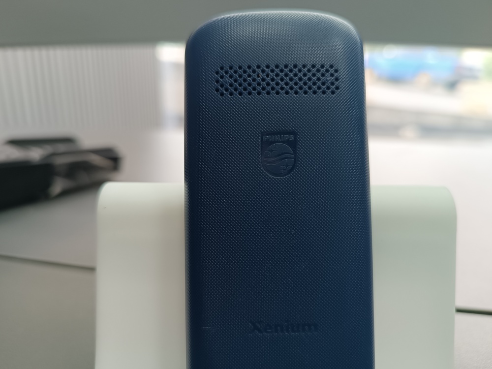 Мобильный телефон Philips XENIUM E2101