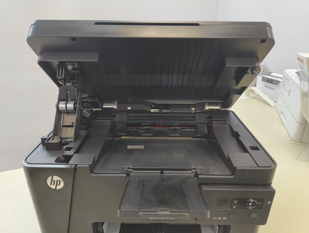 МФУ HP LaserJet Pro M125r