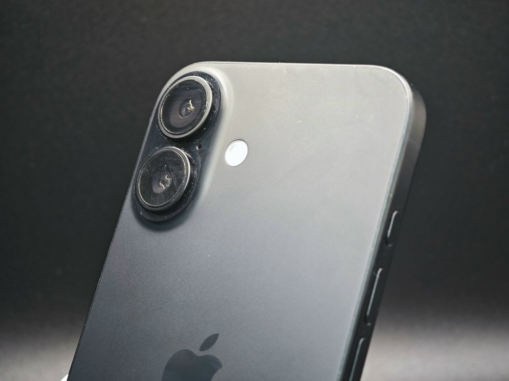 Смартфон Apple IPhone 16 128Gb eSIM