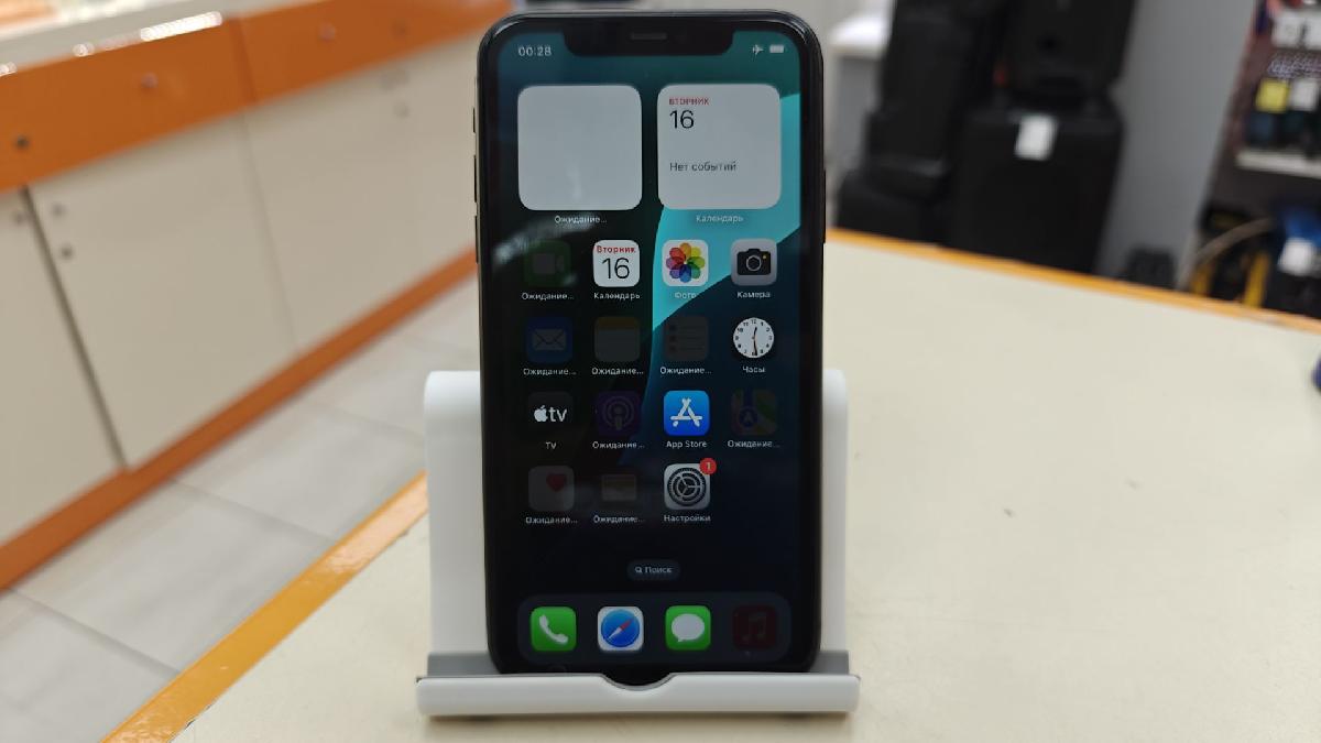 Смартфон Apple iPhone 11 64Gb