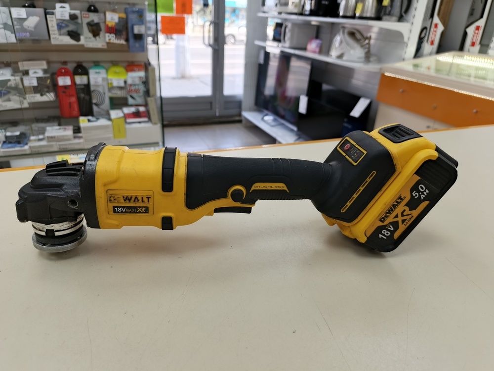 Угловая шлифмашина Dewalt 125