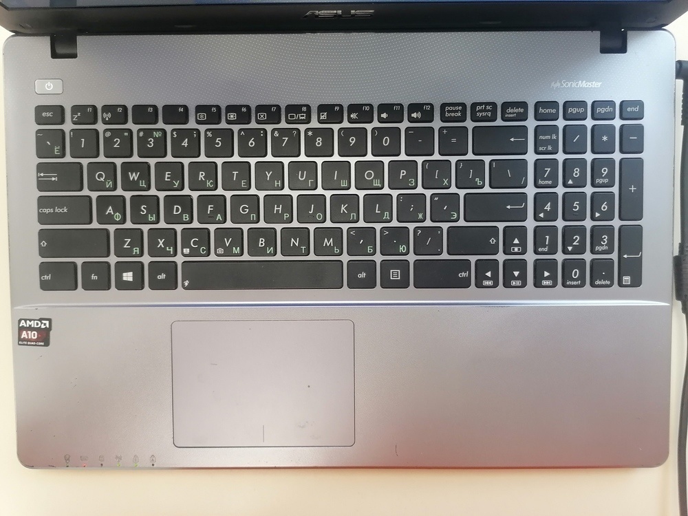 Ноутбук ASUS X550D; A10-5750M, Radeon HD 8650G, 8 Гб, Нет, 1 Tb