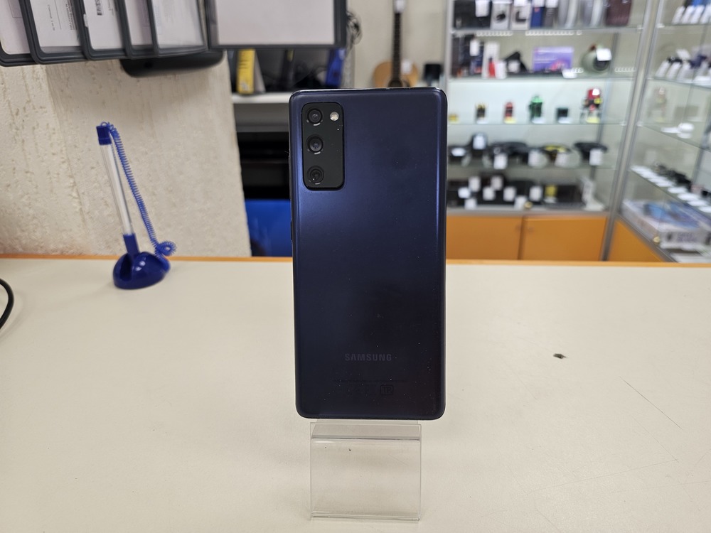 Смартфон Samsung Galaxy S20 FE 6/128