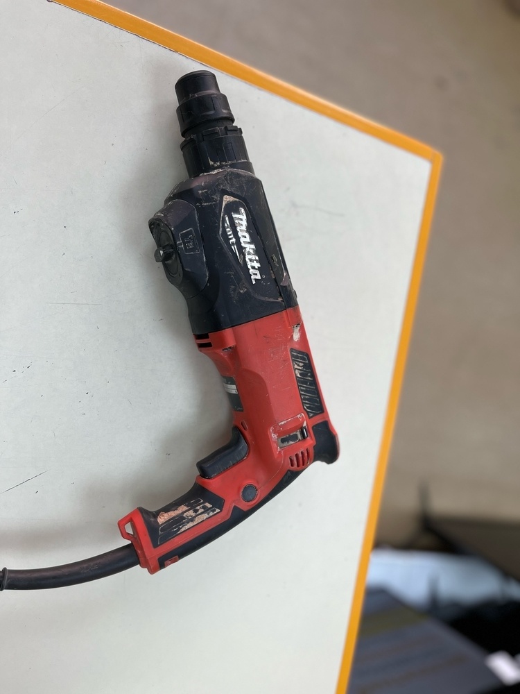 Перфоратор Makita M8701