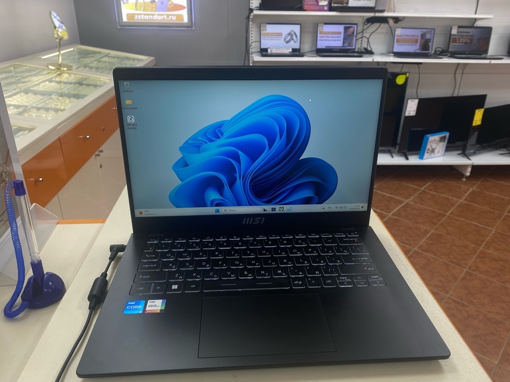 Ноутбук MSI **; Core i5-1235U, Intel iris XE Graphics, 8 Гб, 500 Гб, Нет
