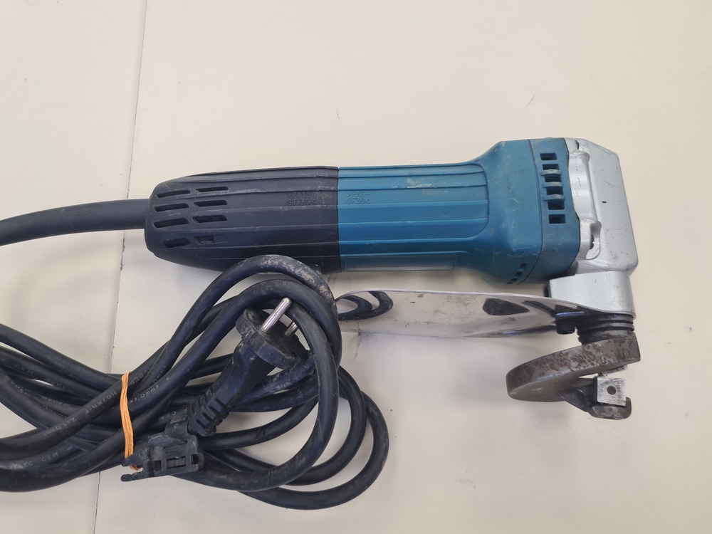Электроножницы Makita JS1602
