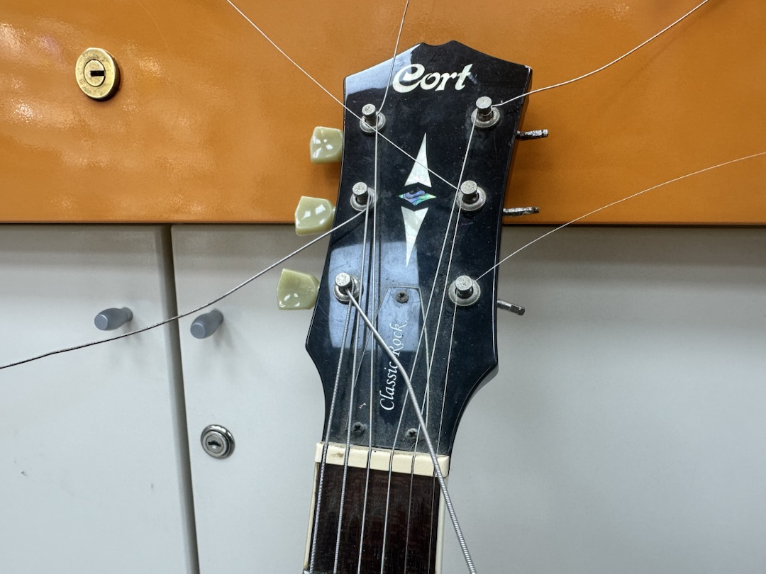 Электрогитара Cort CR200