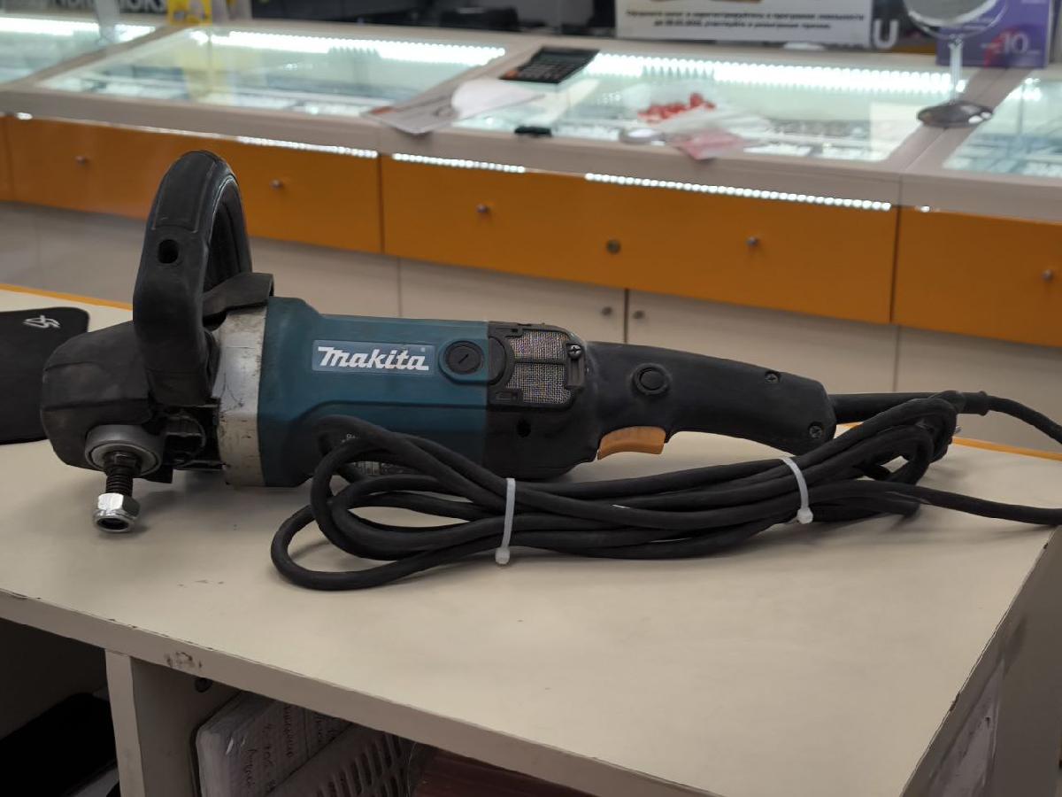 Шлифовальная машина Makita 9237CB