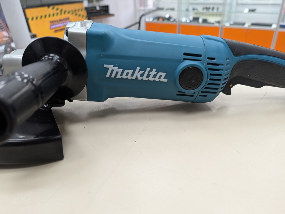 Угловая шлифмашина Makita GA9050