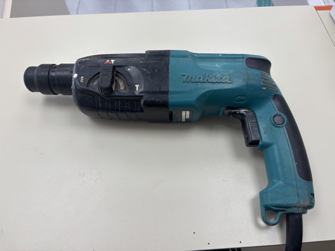 Перфоратор Makita HR 2450