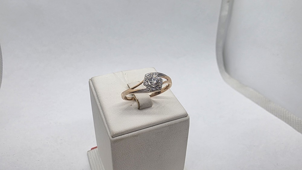 КОЛЬЦО С КАМНЯМИ (Au 585)