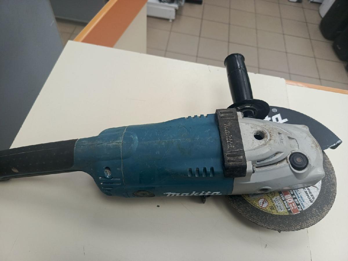 Угловая шлифмашина Makita GA9020S