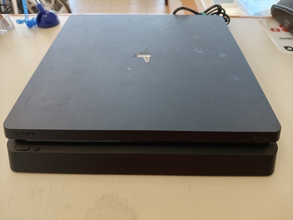 Игровая приставка PlayStation 4 Slim 500GB Игровая приставка PlayStation 4 Slim 500GB
