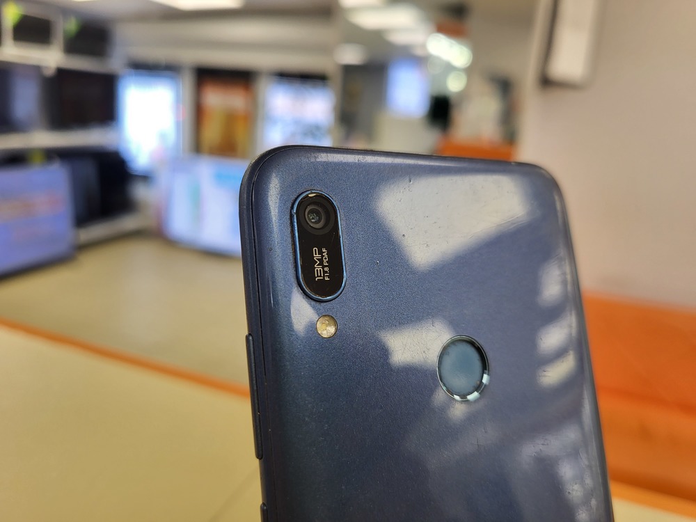 Смартфон Huawei Y9 (2018) 3/32