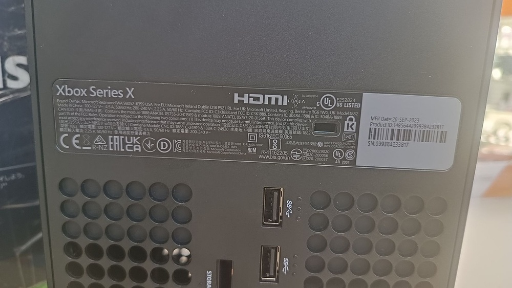 Игровая приставка Xbox Series X 1Tb