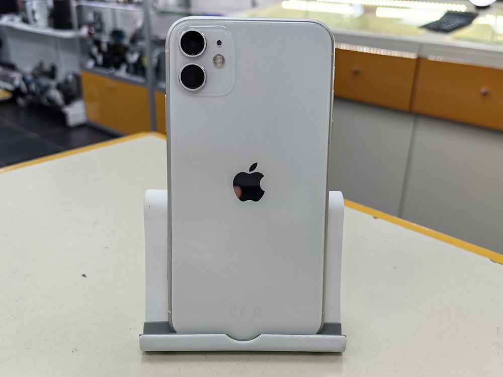 Смартфон Apple iPhone 11 64Gb
