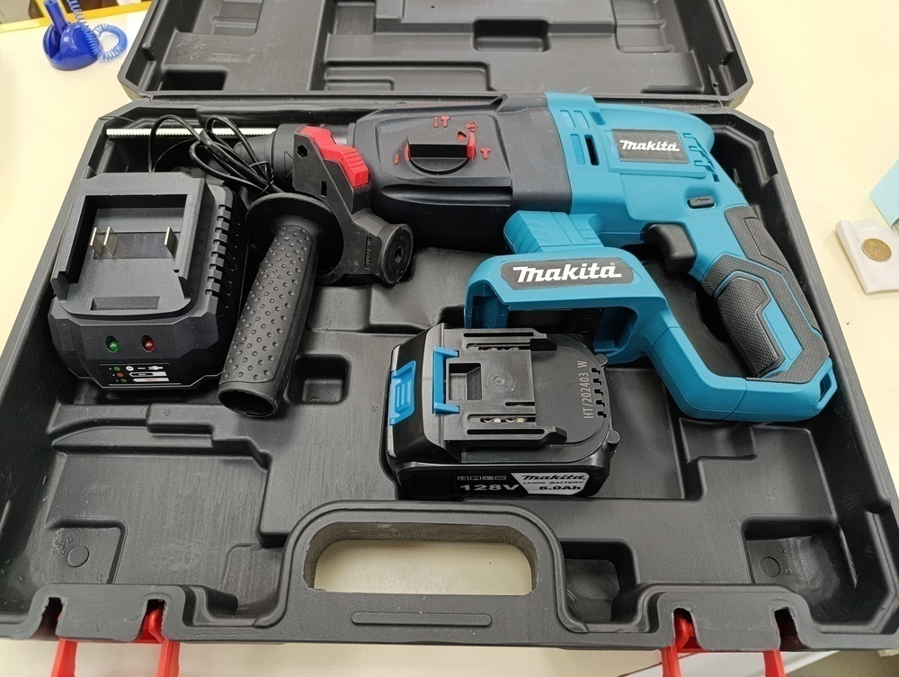Перфоратор Makita 128V