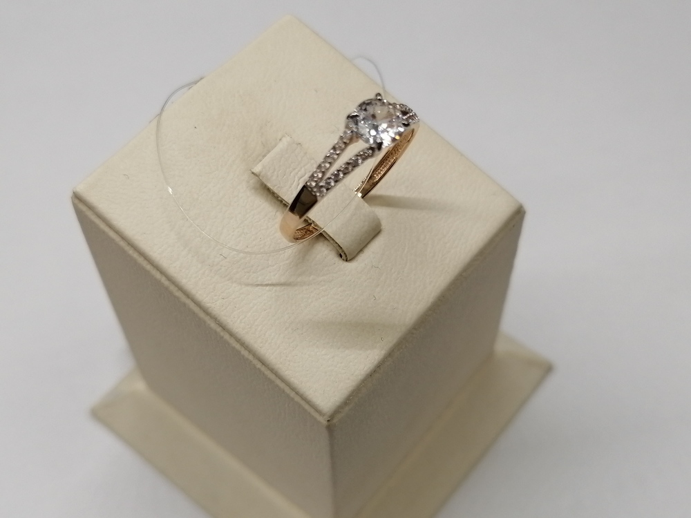 КОЛЬЦО С КАМНЯМИ (Au 585)