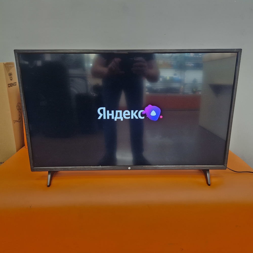 LED Телевизор HI VHIX-32F199MSA