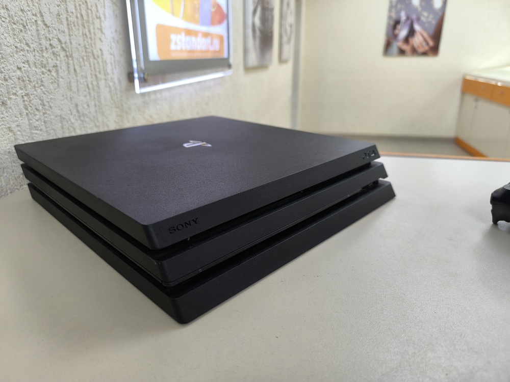 Игровая приставка PlayStation 4 Pro 1Tb