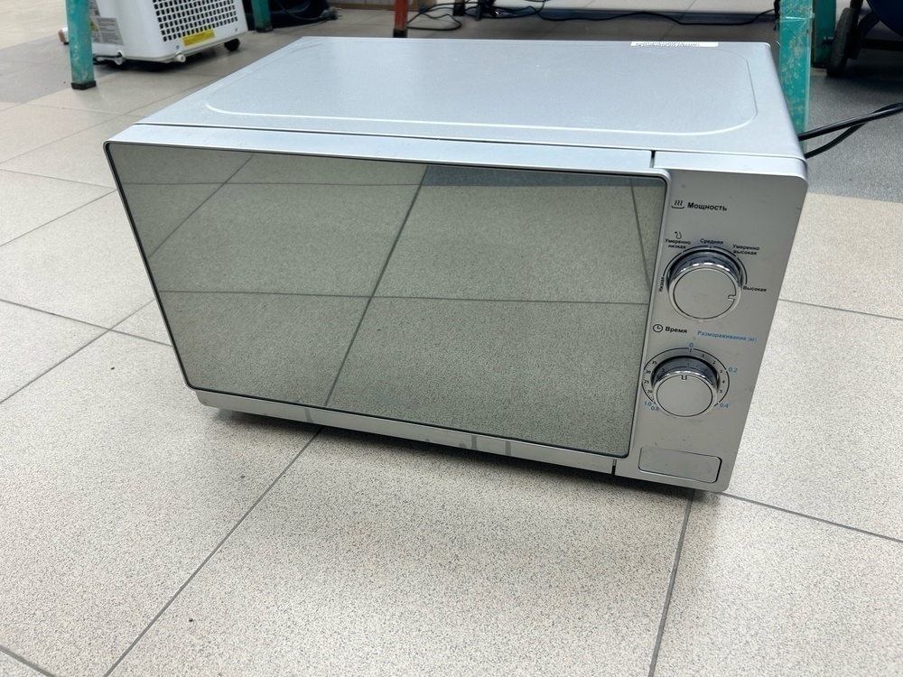 Микроволновая печь Midea MM720C4E-S