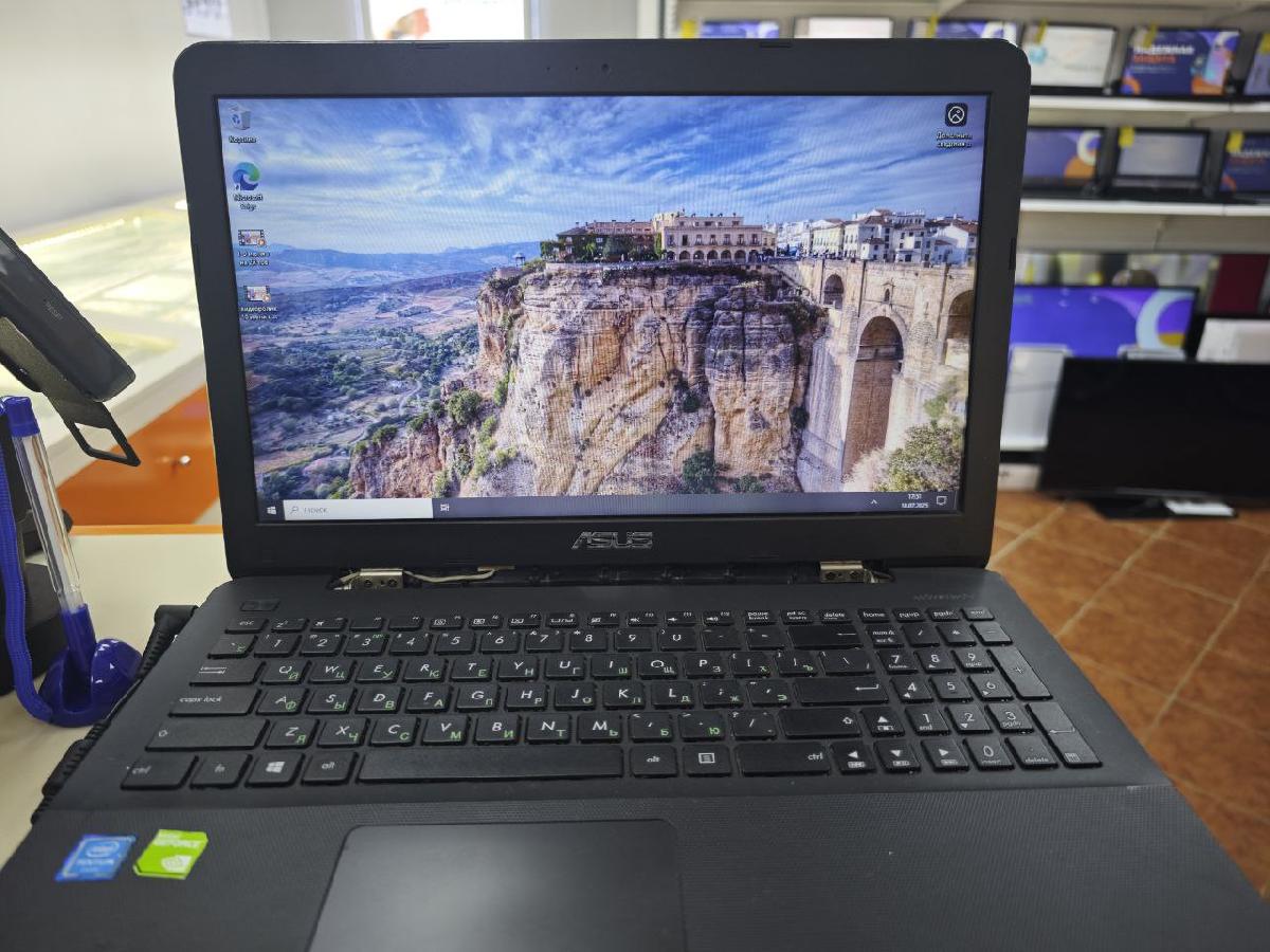Ноутбук ASUS X555S; Pentium N3700, GeForce 920M, 4 Гб, Нет, 500 Гб