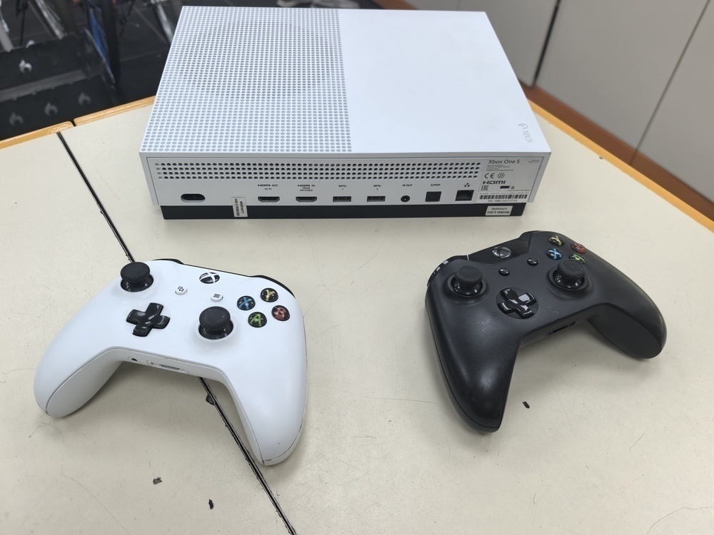 Игровая приставка Xbox One S 500Gb