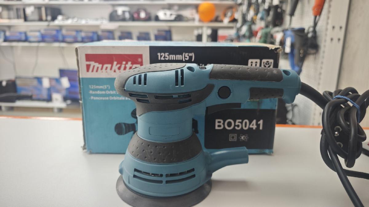 Шлифовальная машина Makita BO5041;