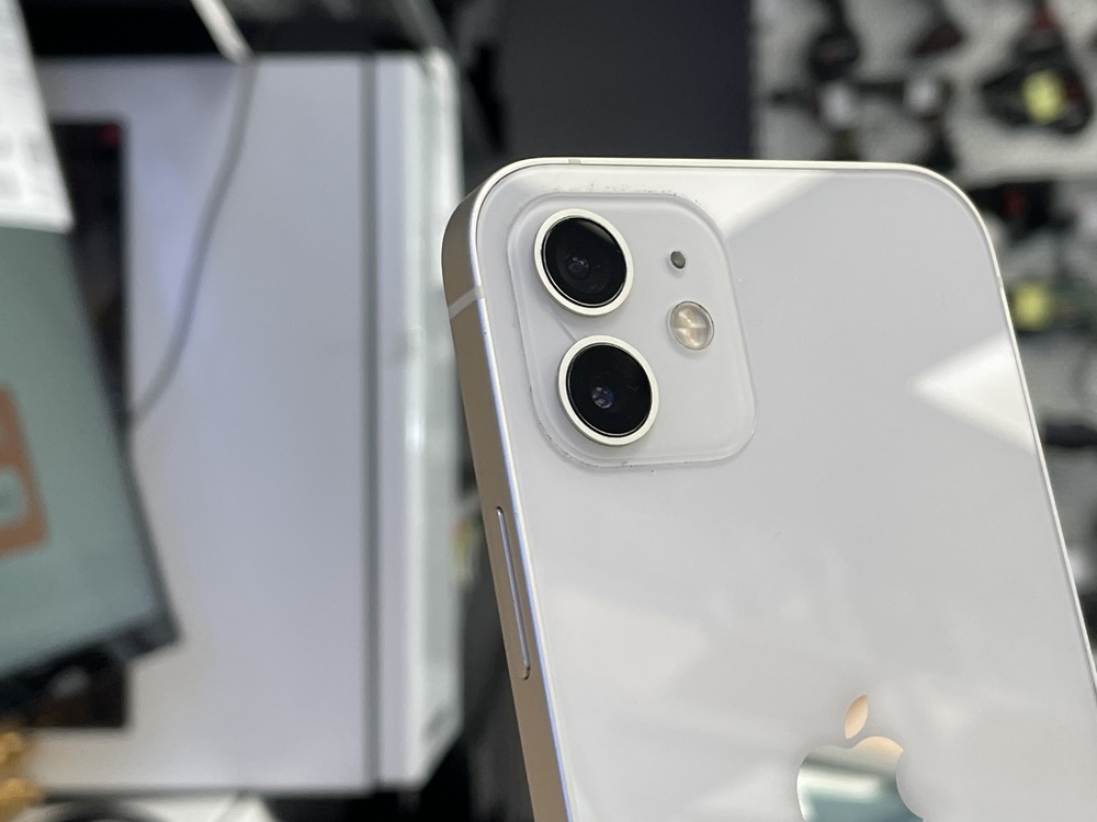 Смартфон Apple iPhone 12 128Gb