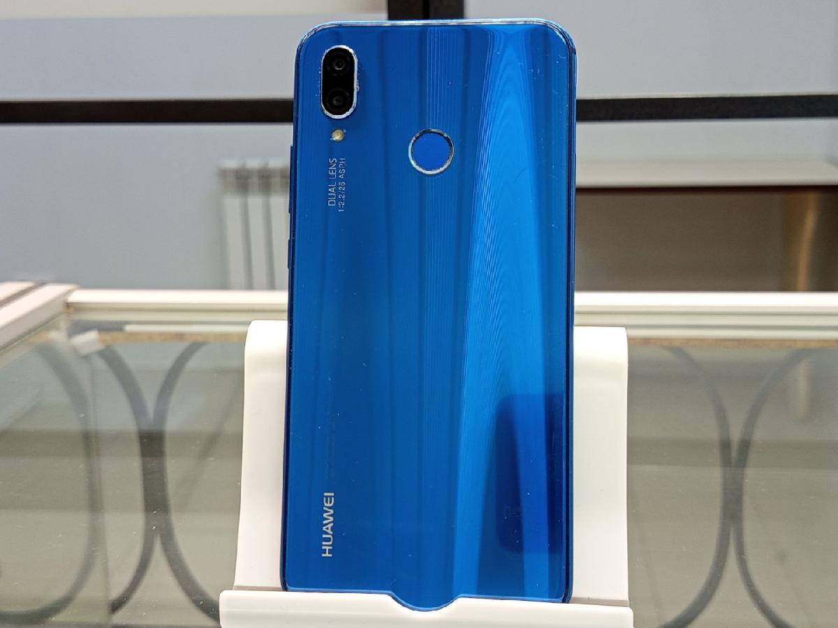 Смартфон Huawei P20 lite