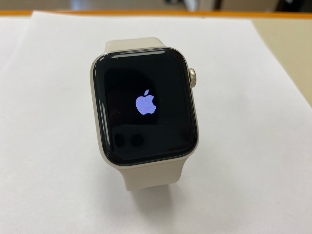 Смарт-часы Apple Watch SE 2022 44mm