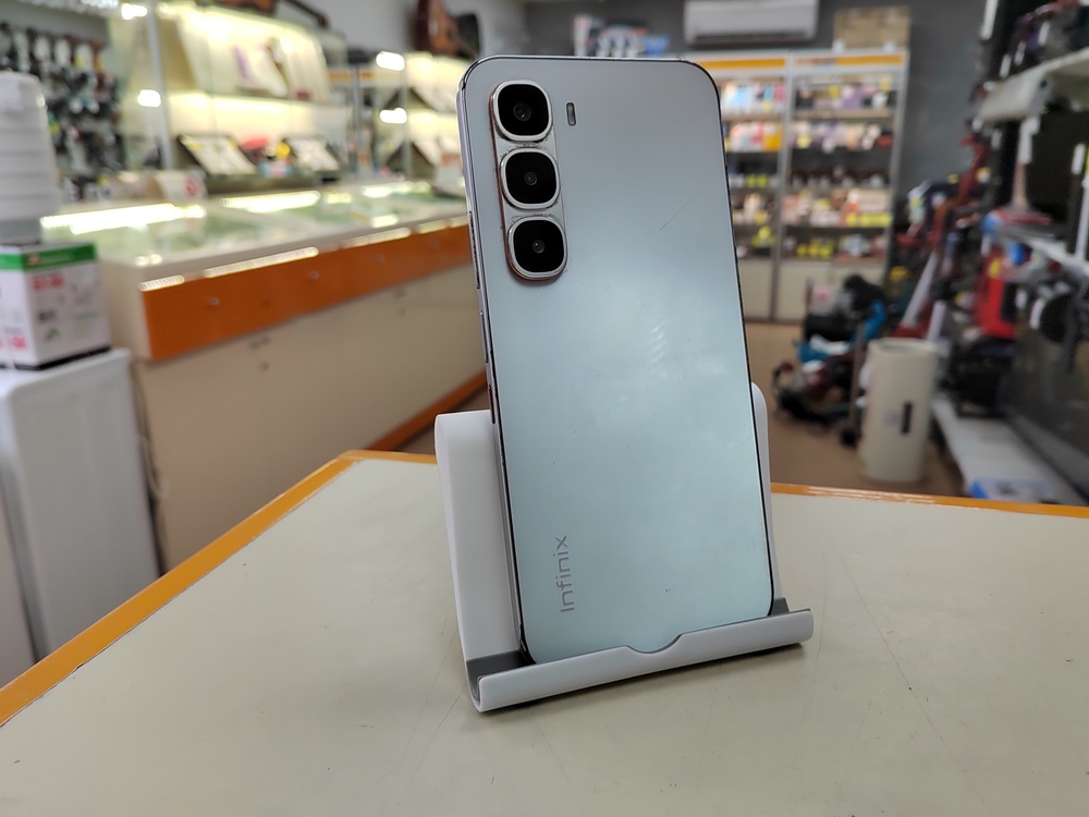 Смартфон Infinix Hot 60 Pro 8/256