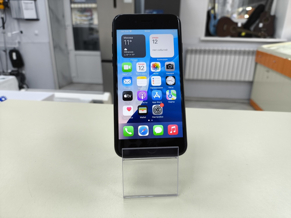 Смартфон Apple iPhone SE 2020 64Gb