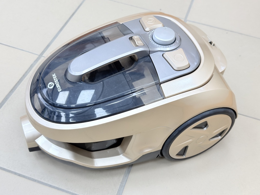 Пылесос Eurostek EVC-1800