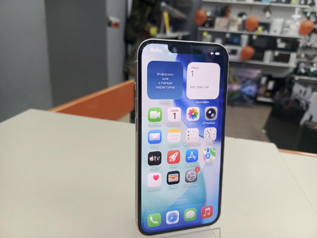 Смартфон Apple iPhone 13 128Gb