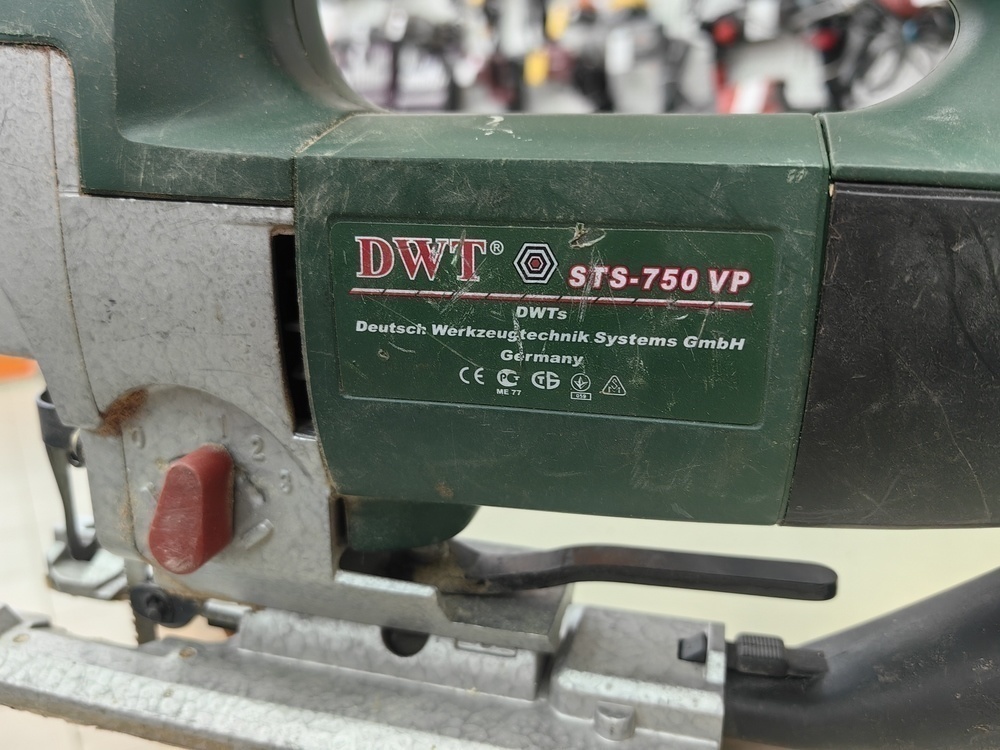 Лобзик DWT STS-750VP