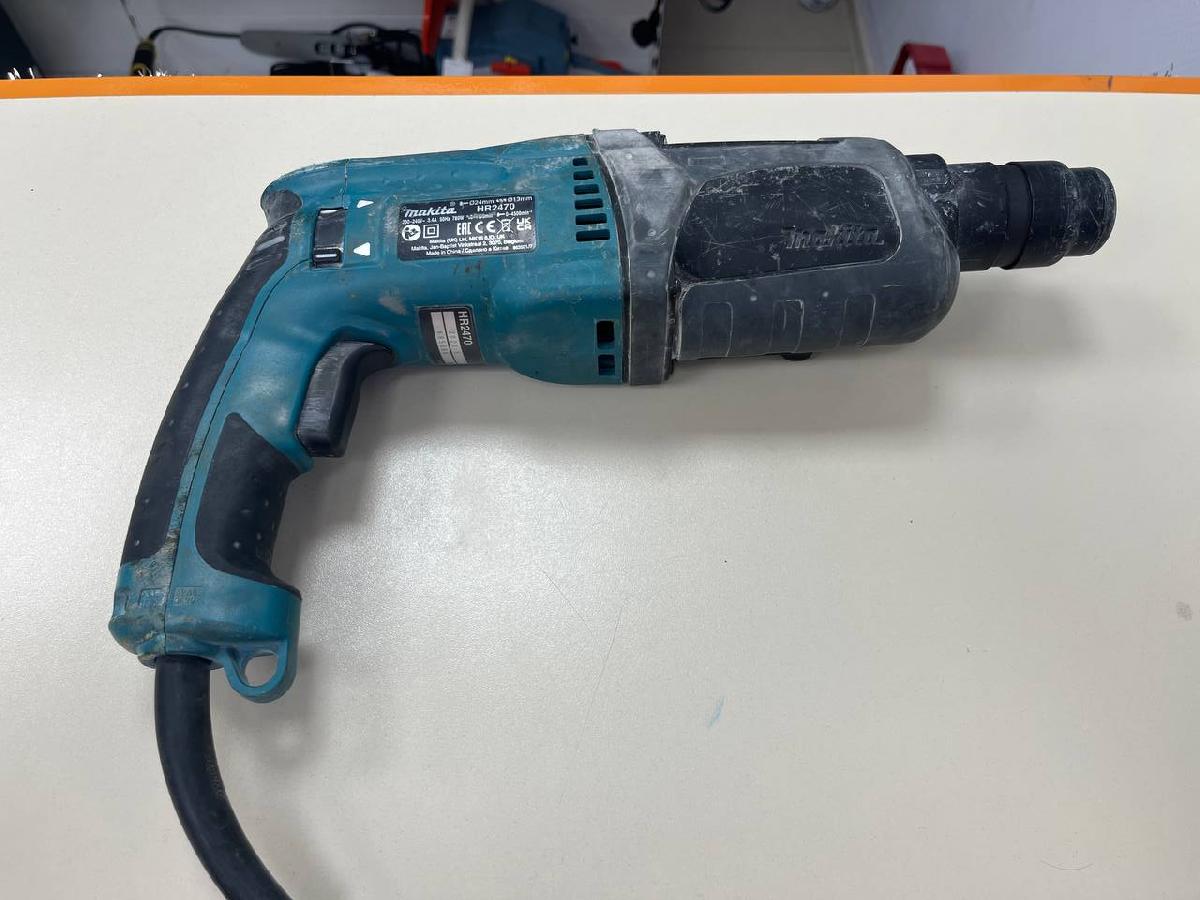 Перфоратор Makita HR2470