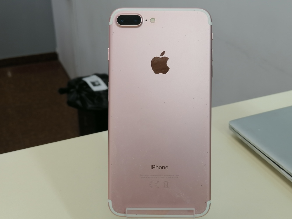 Смартфон Apple iPhone 7 Plus 32Gb