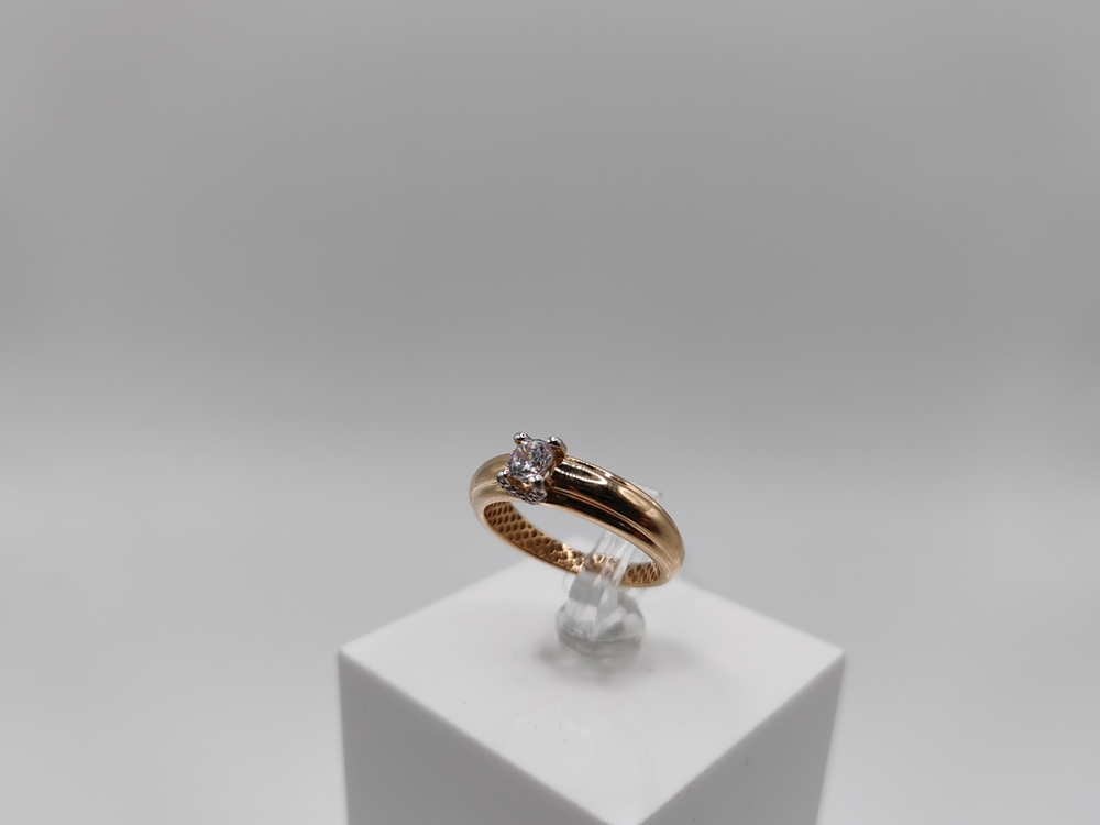 КОЛЬЦО С КАМНЯМИ (Au 585)